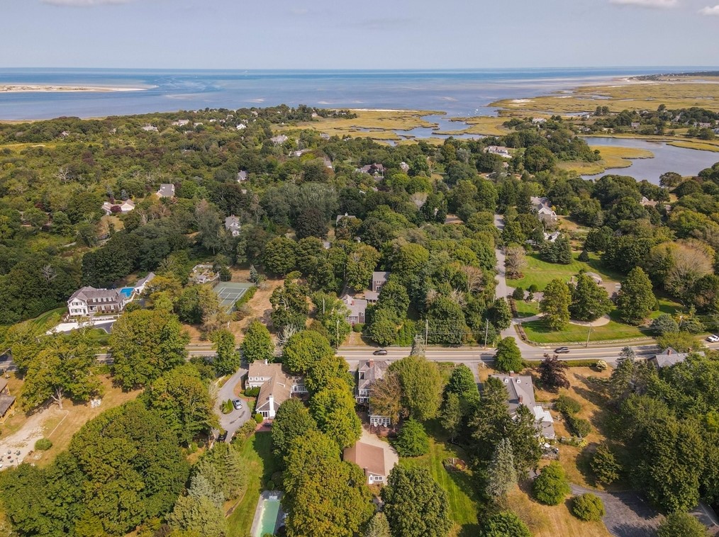 4259 Main St, Barnstable MA 02630-1140 exterior