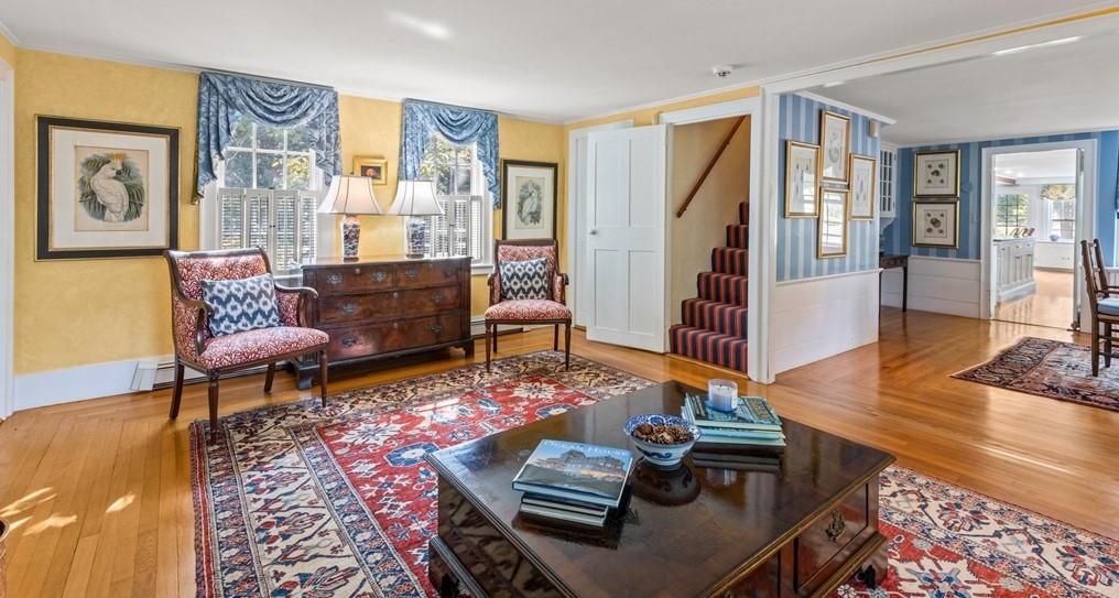 4259 Main St, Barnstable MA 02630-1140 exterior