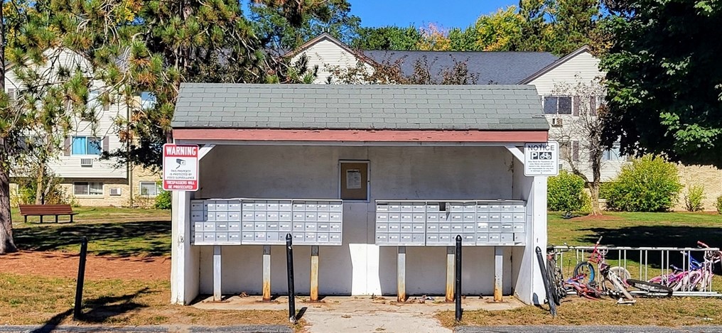 347 Pawtucket Blvd, Lowell MA 01854-2954 exterior