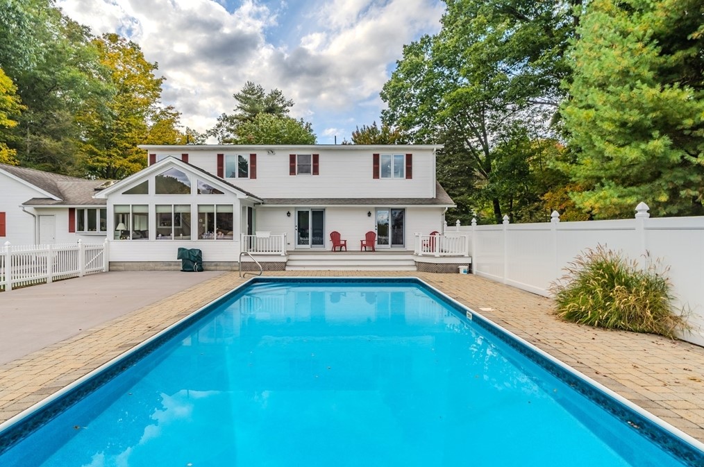 75 Russellville Rd, Southampton, MA 01073