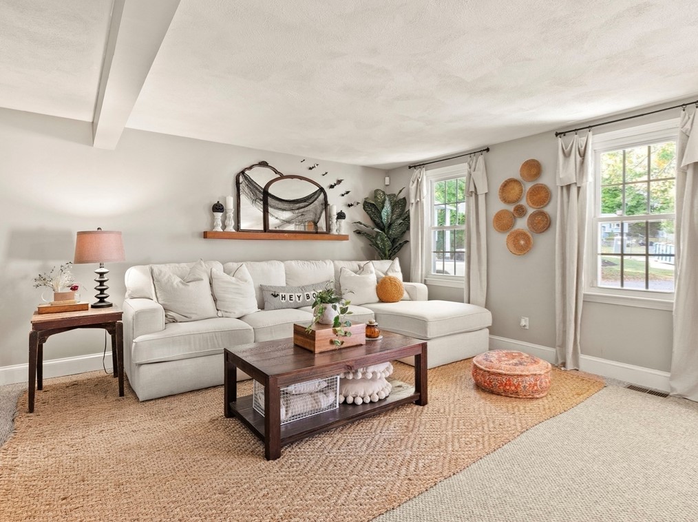 56 Carriage Dr, Lowell, MA 01852