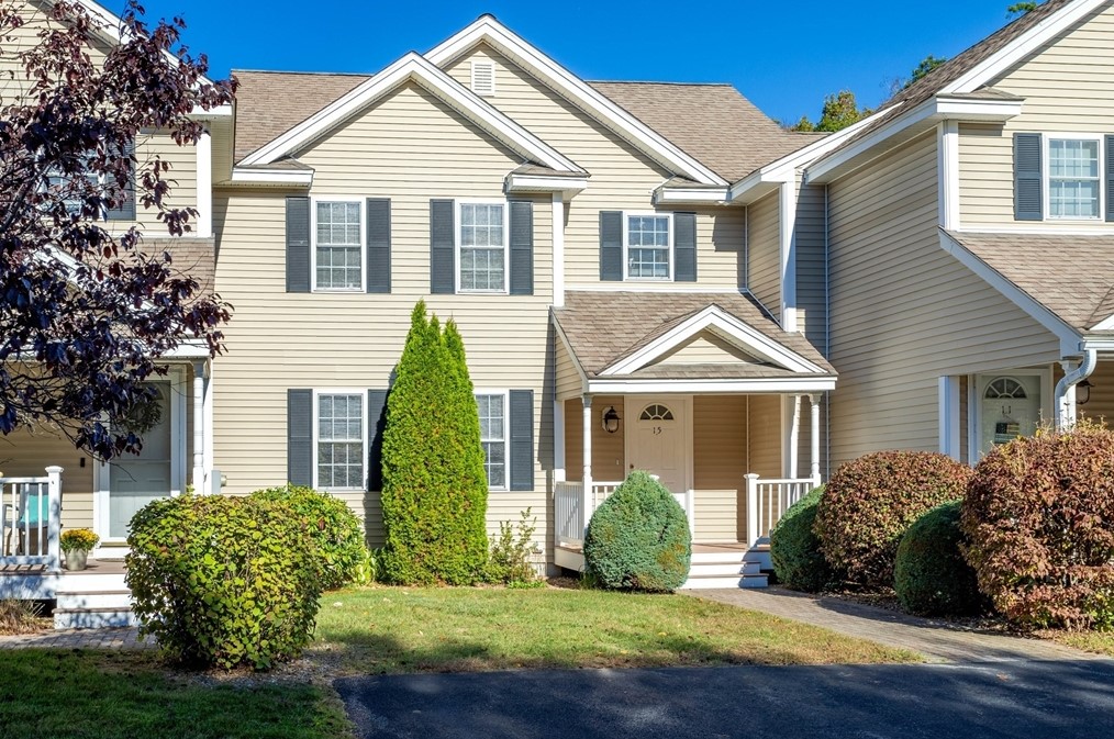 15 Woods Ln #15, Lancaster, MA 01523