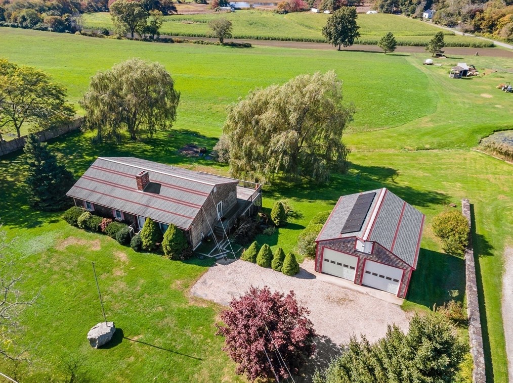 3211 Main Rd, Tiverton, RI 02878-4844