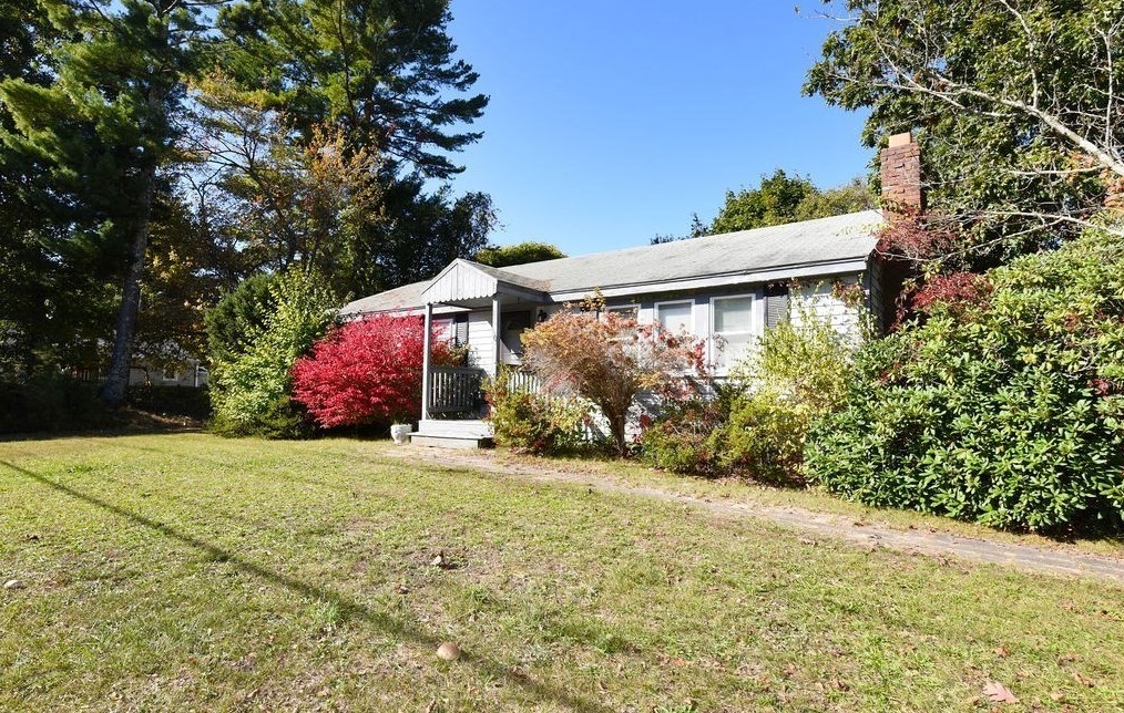 601 Federal Furnace Rd, Plymouth, MA 02360