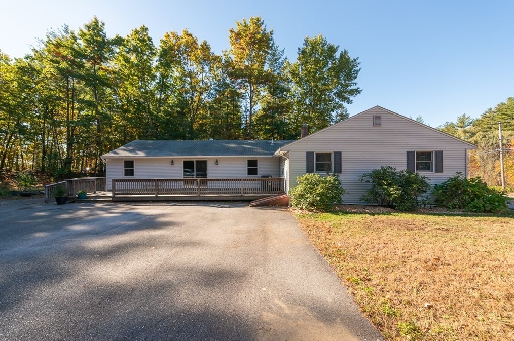 59 Nashua Rd, Pepperell, MA 01463