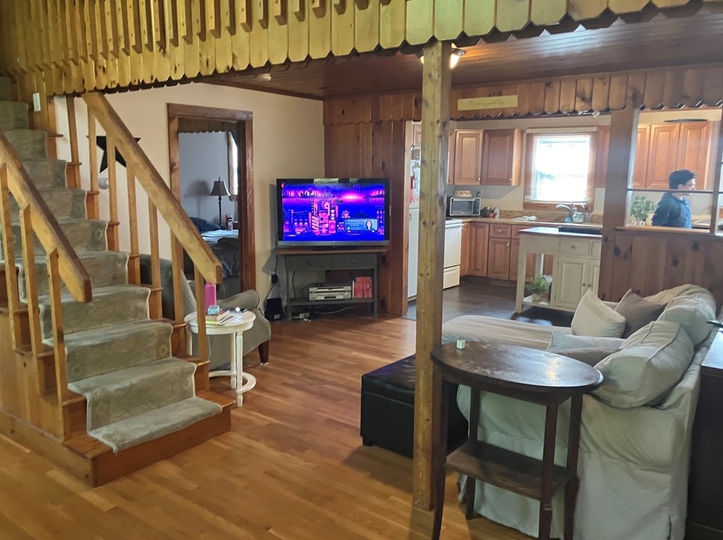 28 Quissett Rd, Mendon, MA 01756