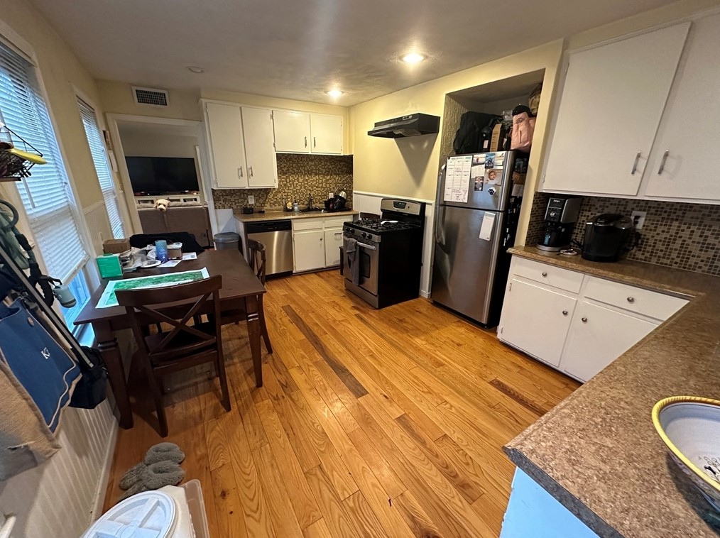 98 Chelsea #2, Boston, MA 02128