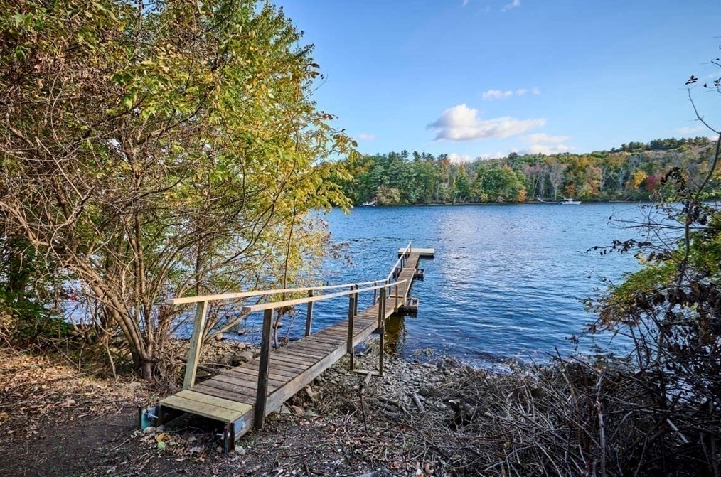 97 Riv Rd, Merrimac MA 01860-2319 exterior