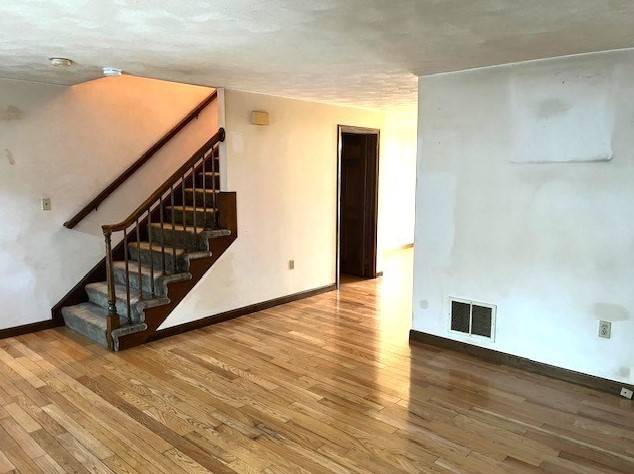 78 Swan St #213, Lowell, MA 01852