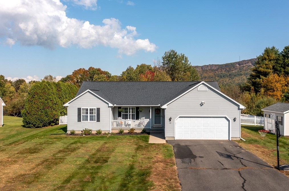 43 Bayberry Dr, Easthampton, MA 01027
