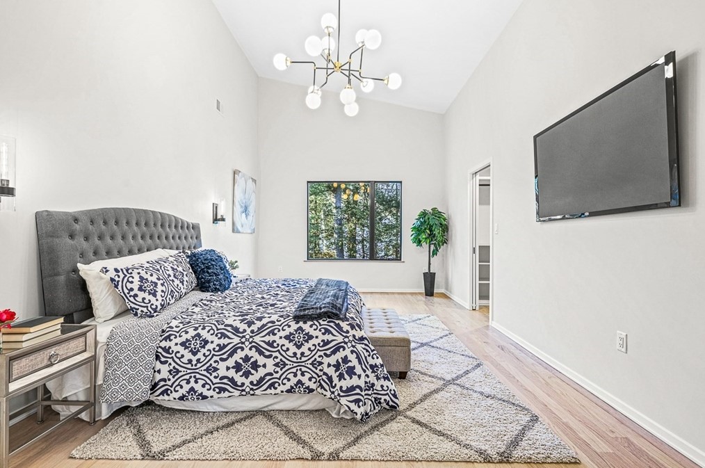 8 Morrison Rd, Burlington, MA 01803