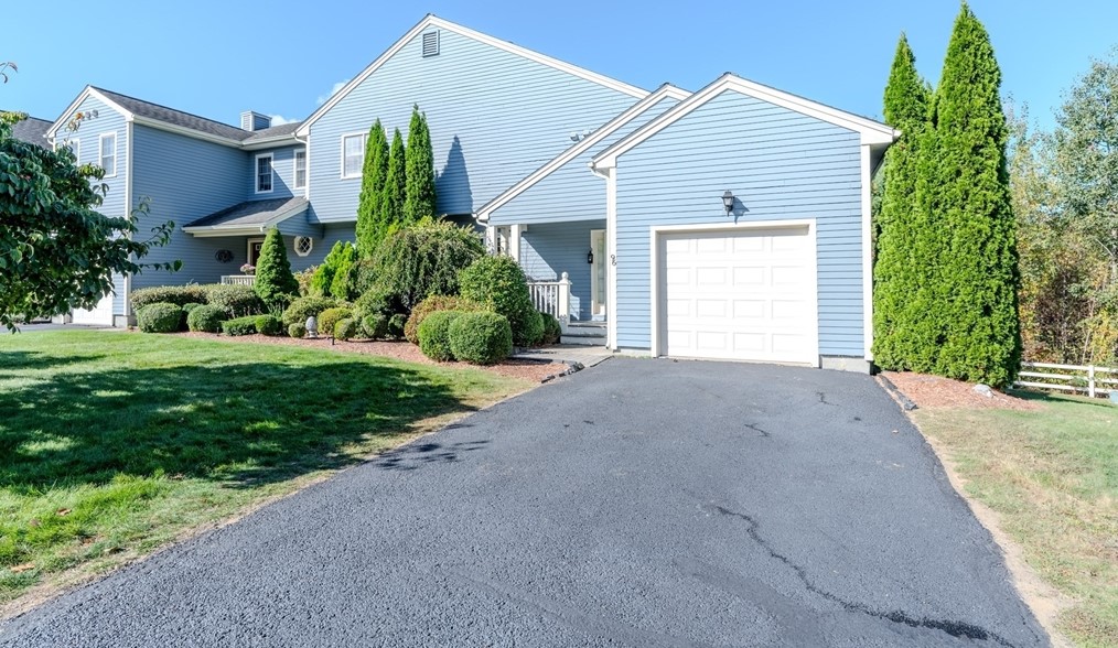 96 Colonial Dr #96, Sturbridge, MA 01566