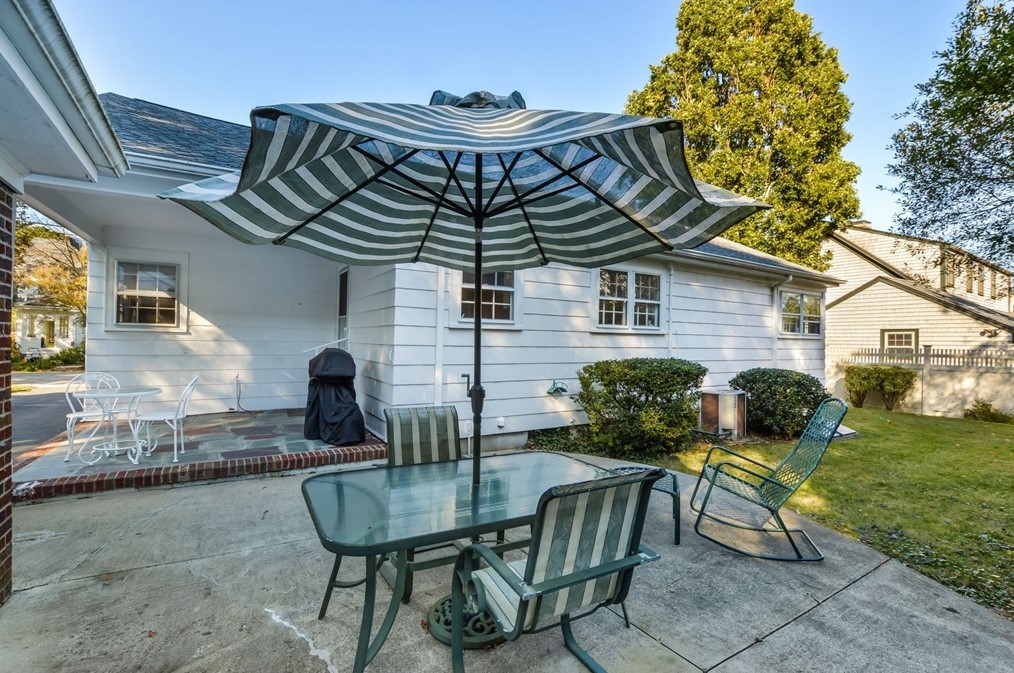 190 Plymouth St, New Bedford MA 02740-2256 exterior