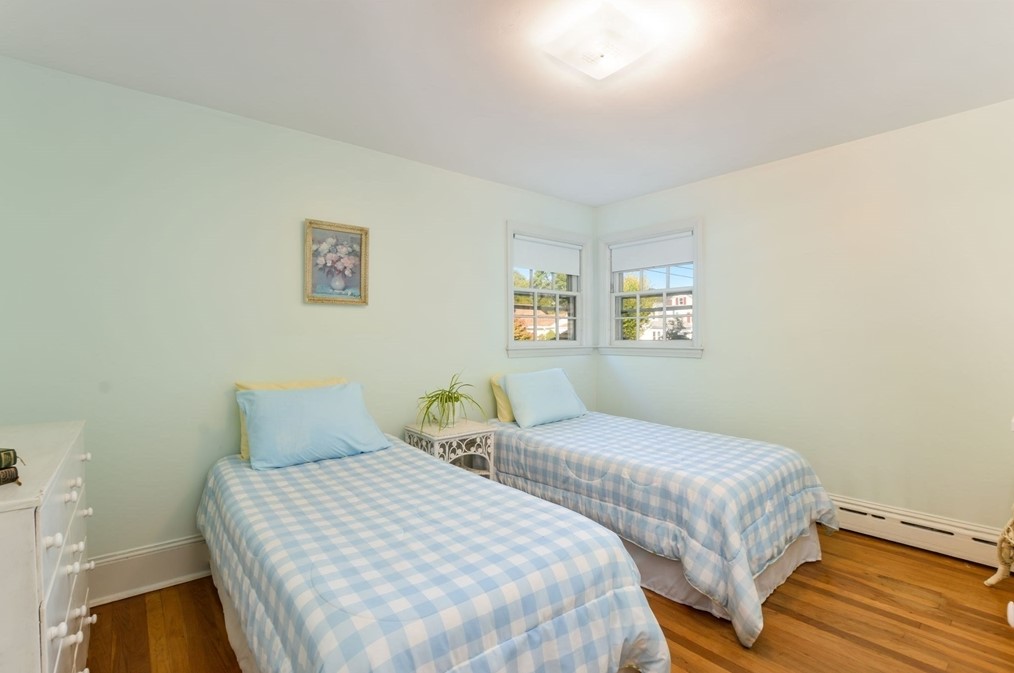 190 Plymouth St, New Bedford MA 02740-2256 exterior