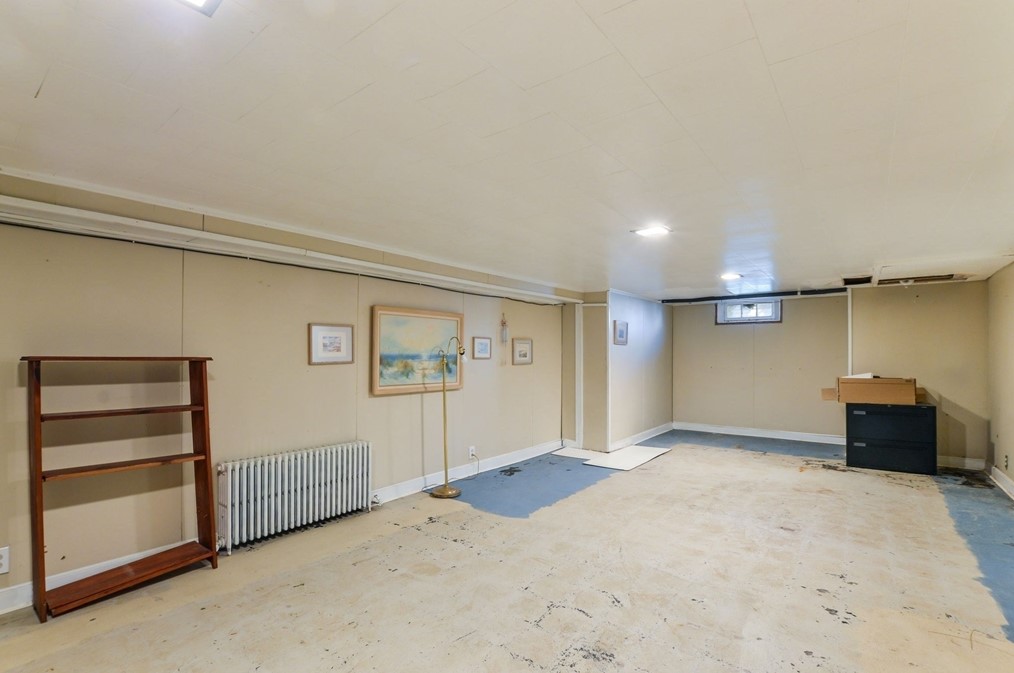 190 Plymouth St, New Bedford MA 02740-2256 exterior