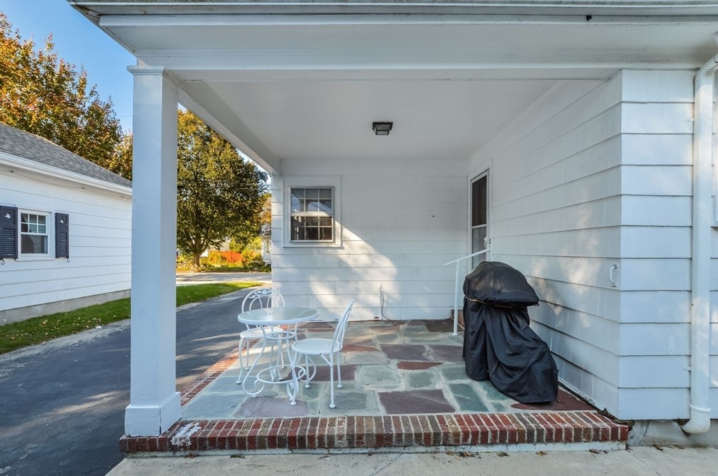 190 Plymouth St, New Bedford MA 02740-2256 exterior