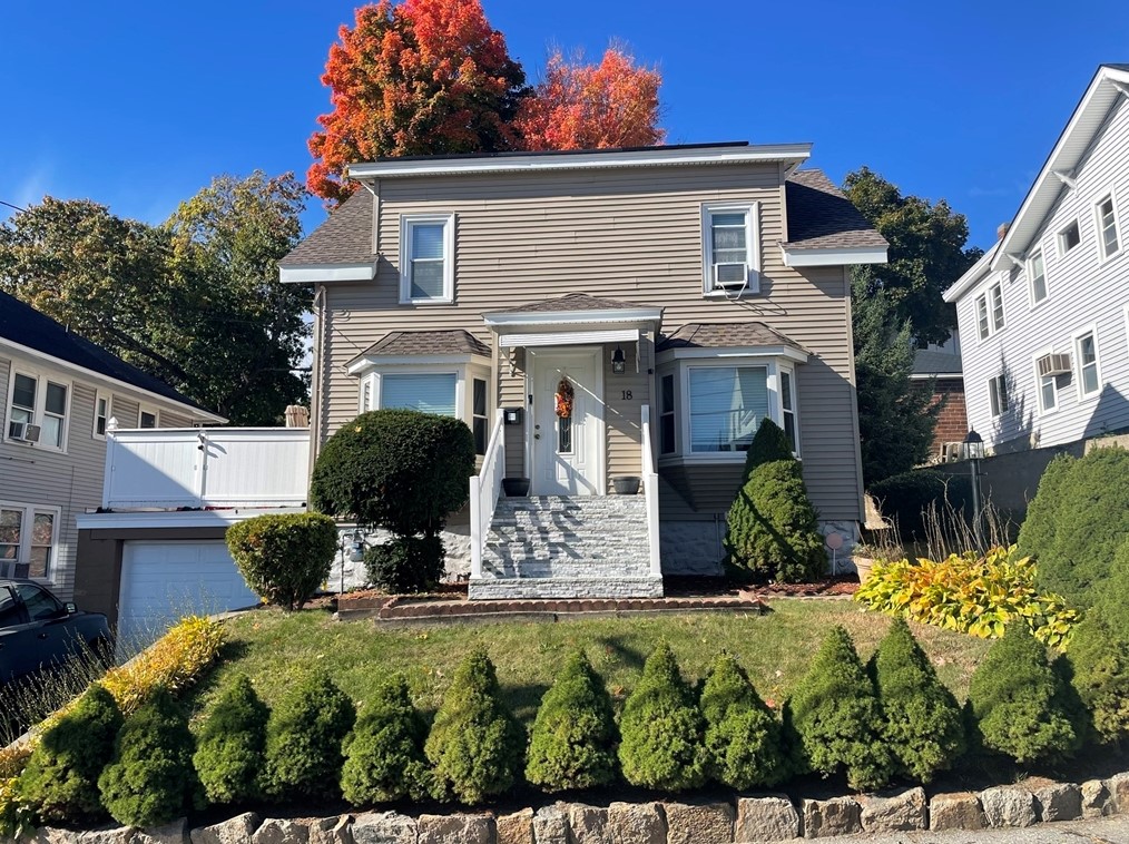 18 Ames St, Lawrence, MA 01841-4902