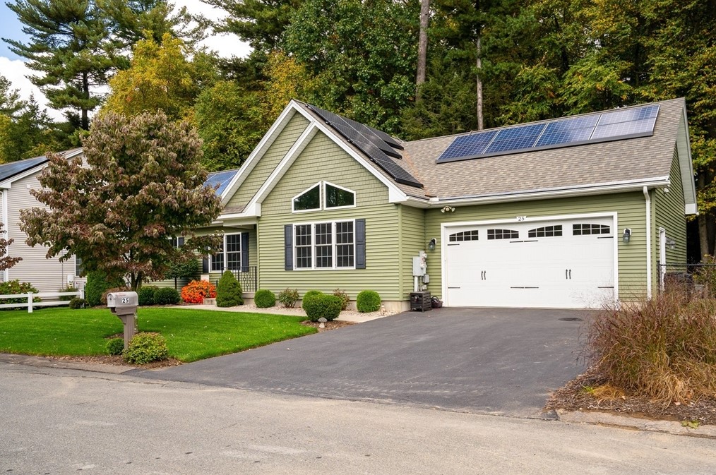 25 Paul St, Easthampton, MA 01027