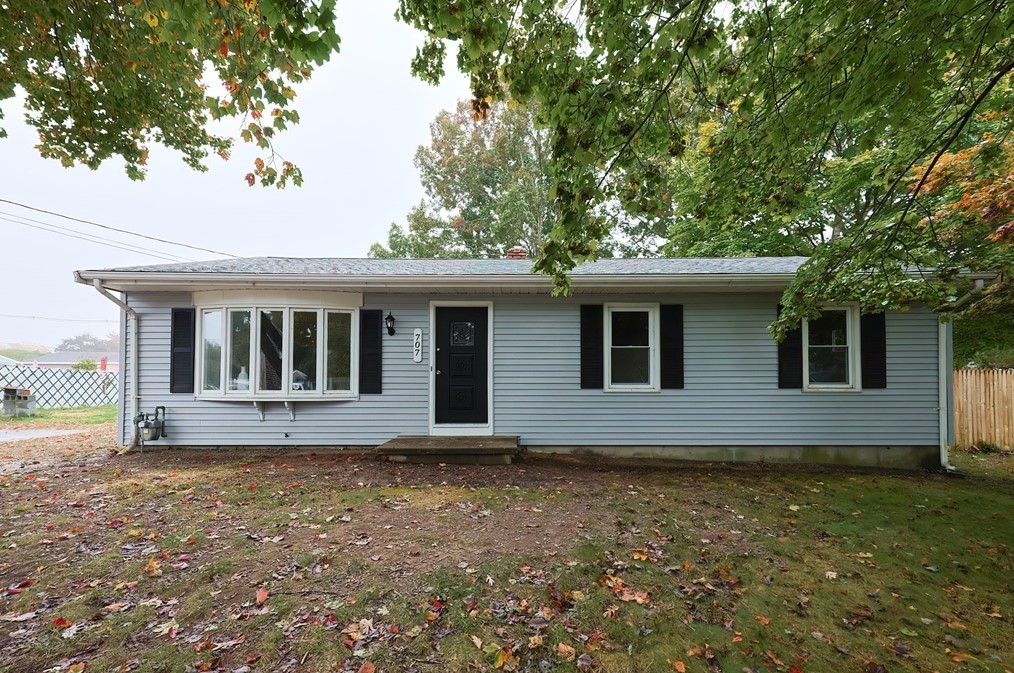 707 Highview Ave, Somerset, MA 02726 exterior