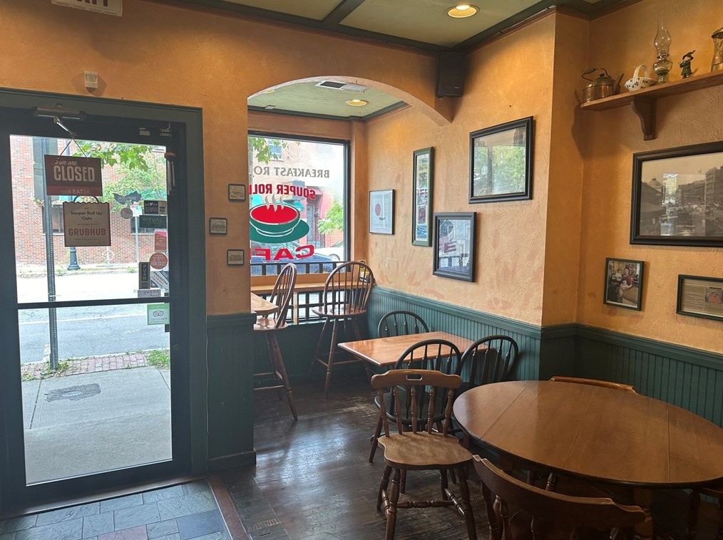 724 Cambridge St, Cambridge MA 02141-1401 exterior