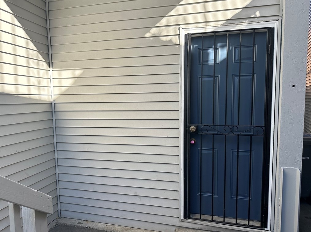 724 Cambridge St, Cambridge MA 02141-1401 exterior