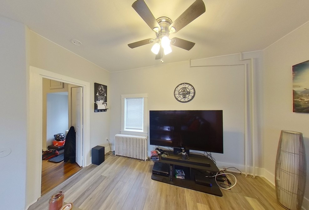 58 Main St, Fairhaven MA 02719-3329 exterior