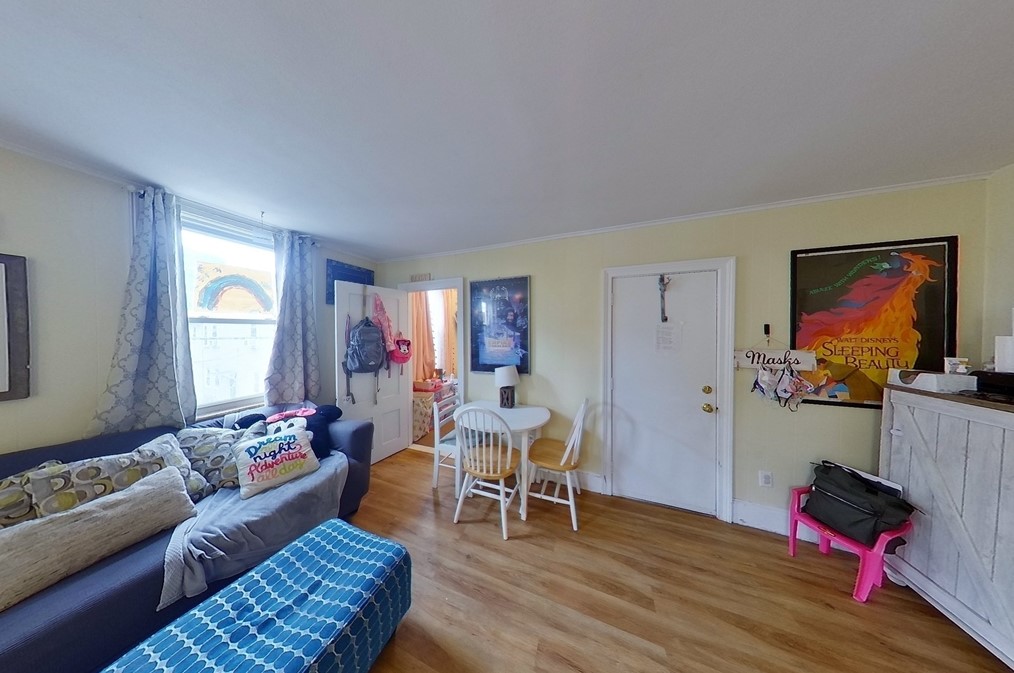 58 Main St, Fairhaven MA 02719-3329 exterior