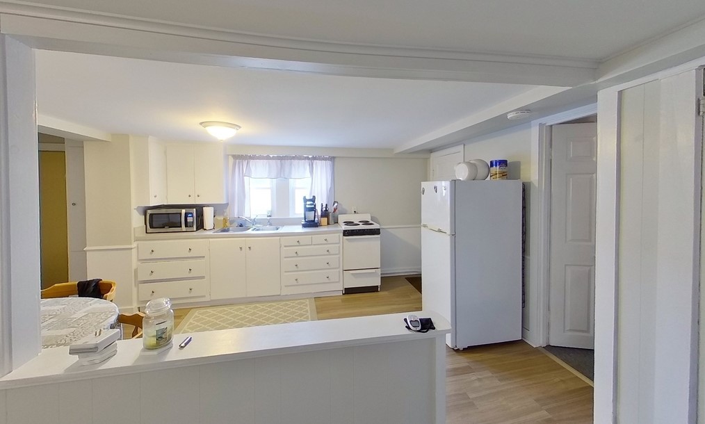 58 Main St, Fairhaven MA 02719-3329 exterior