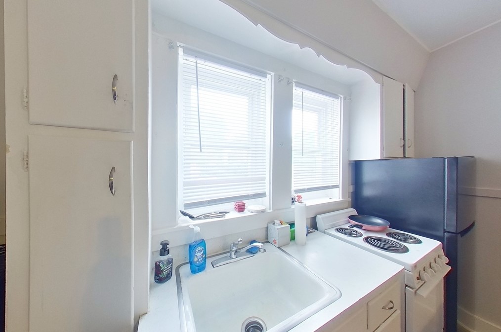 58 Main St, Fairhaven MA 02719-3329 exterior