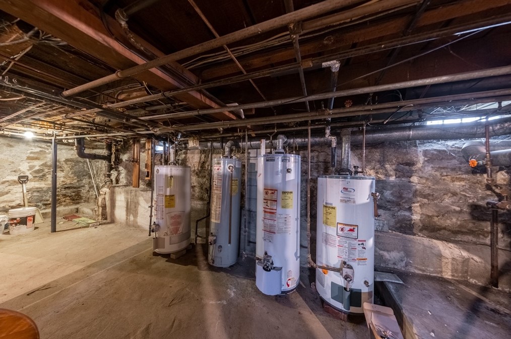 58 Main St, Fairhaven MA 02719-3329 exterior