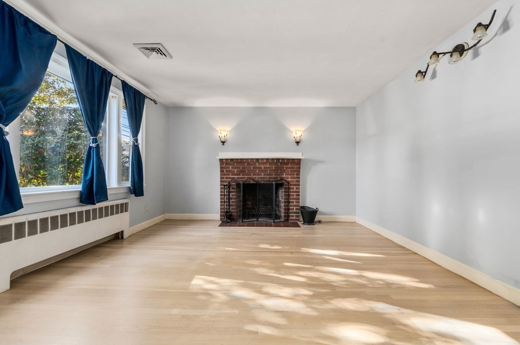 263 Riv St, Newton MA 02465-1435 exterior