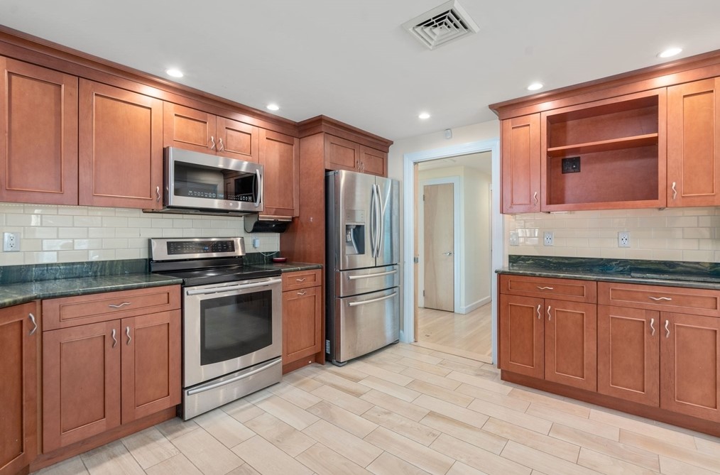 263 Riv St, Newton MA 02465-1435 exterior