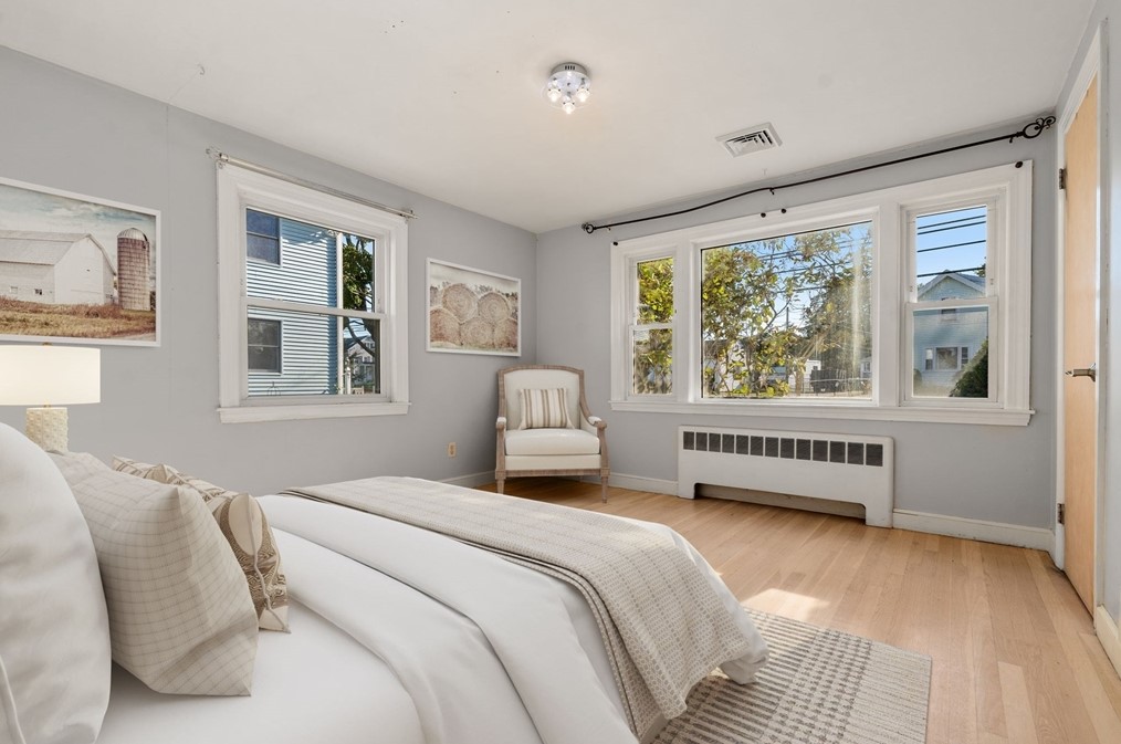 263 River St, Newton, MA 02465 exterior
