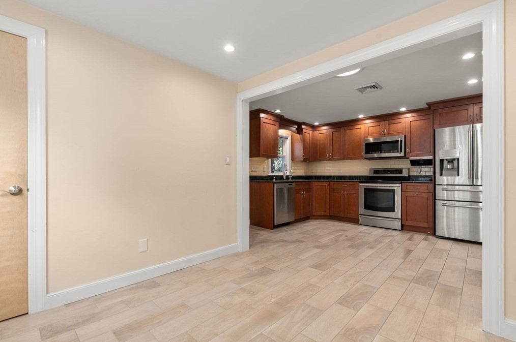 263 Riv St, Newton MA 02465-1435 exterior