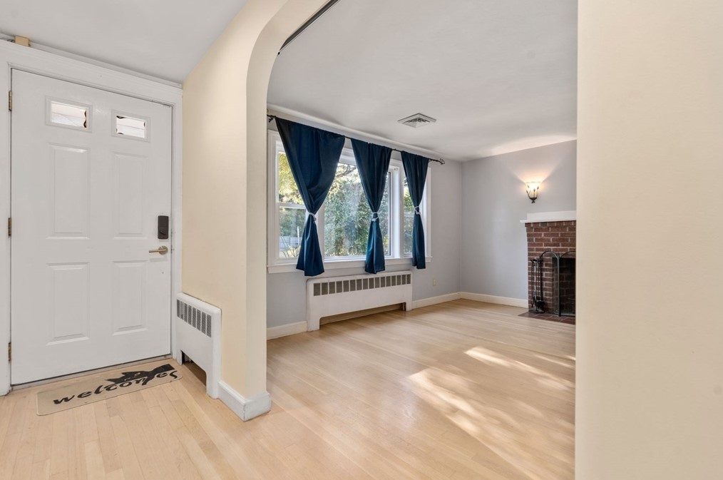 263 Riv St, Newton MA 02465-1435 exterior