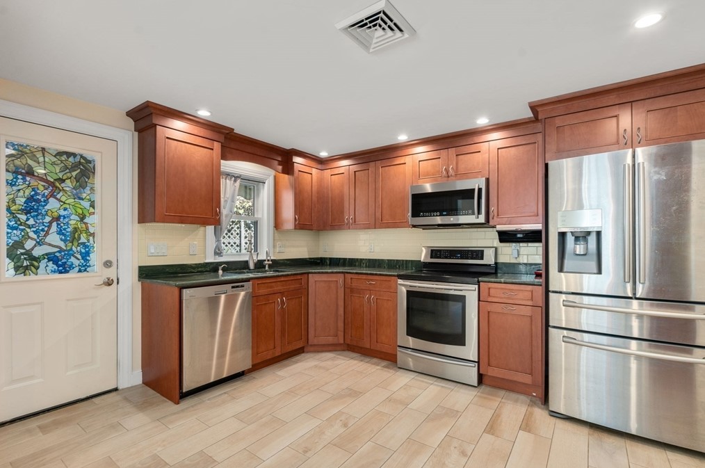 263 River St, Newton MA  02465-1435 exterior