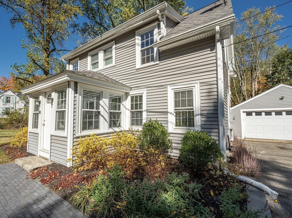 34 Milford St, Upton, MA 01568