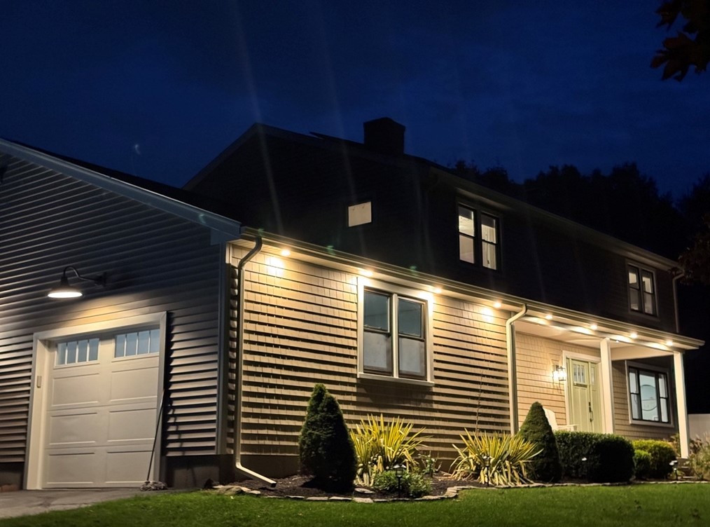 1 Sharon Ave, Dartmouth MA 02747-2334 exterior