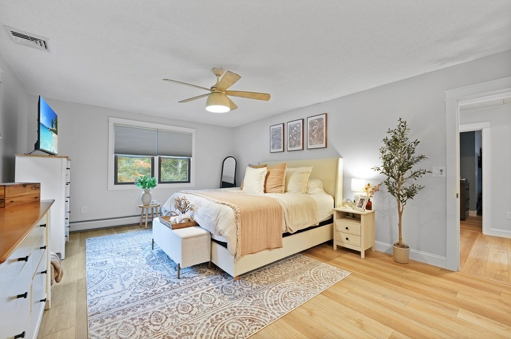 1 Sharon Ave, Dartmouth MA 02747-2334 exterior