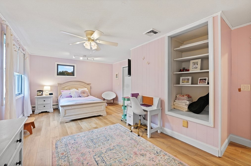 1 Sharon Ave, Dartmouth MA 02747-2334 exterior