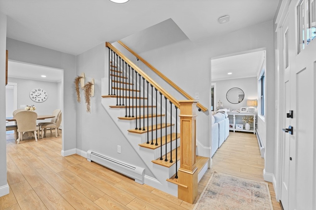 1 Sharon Ave, Dartmouth MA 02747-2334 exterior