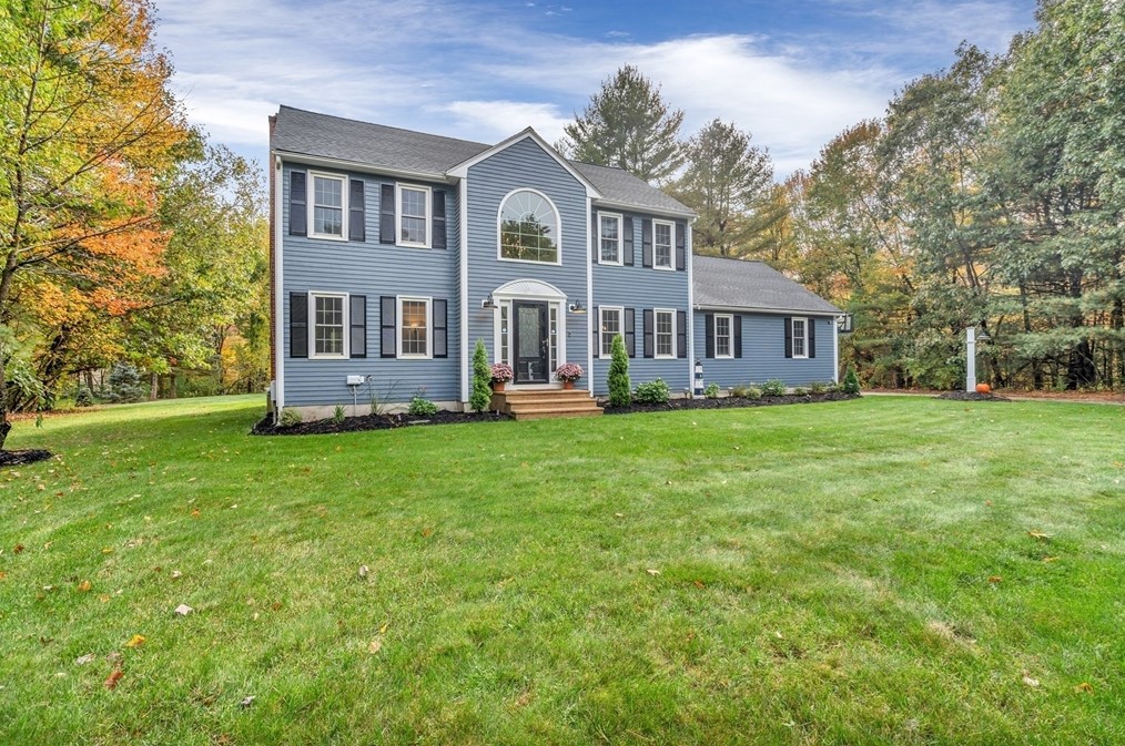 3 King Philip Path, Mendon, MA 01756