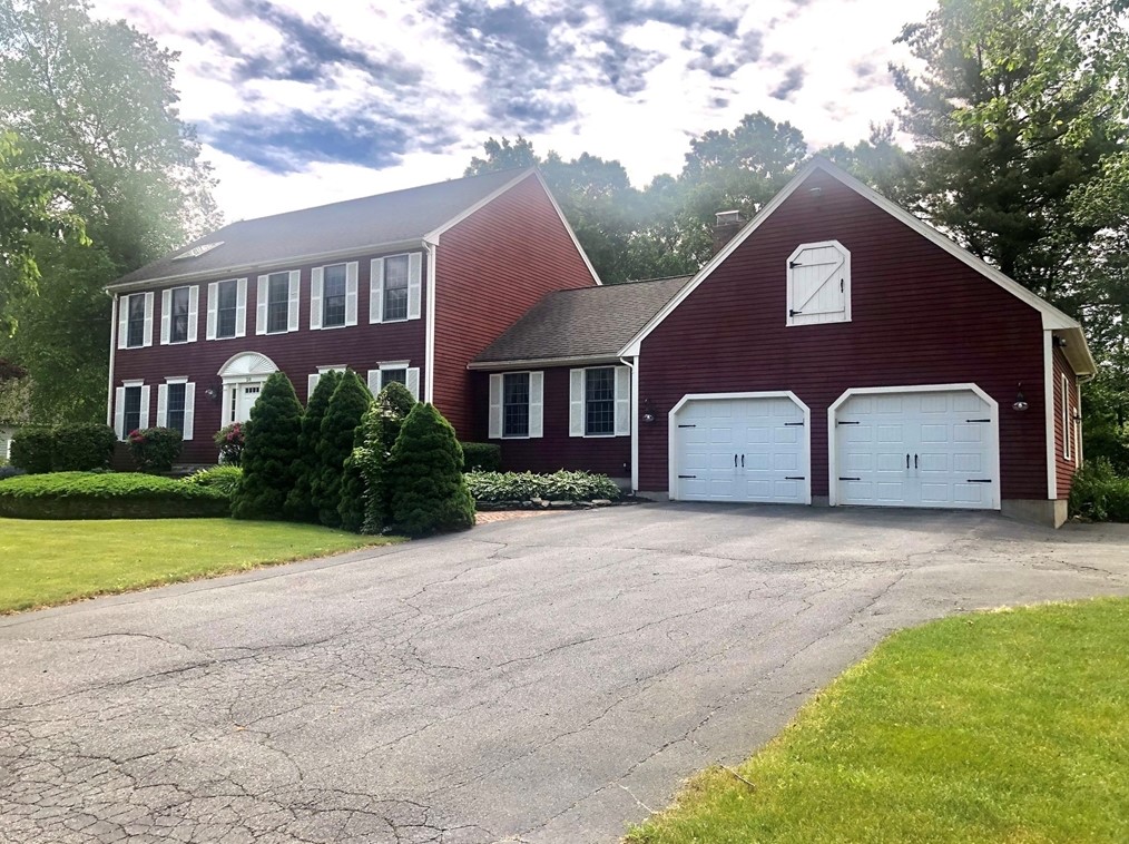 28 Harvestwood Dr, West Bridgewater, MA 02379