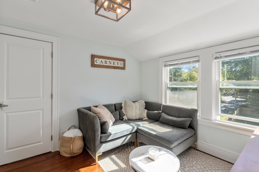 15 Artwill St, Milton, MA 02186 exterior