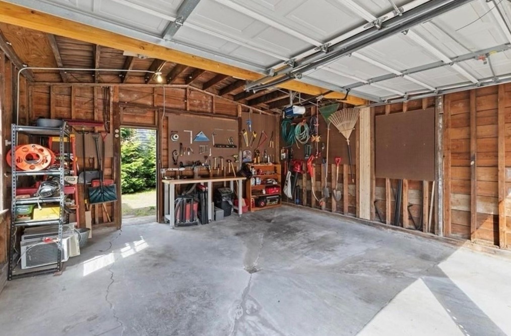 15 Artwill St, Milton MA 02186-3941 exterior