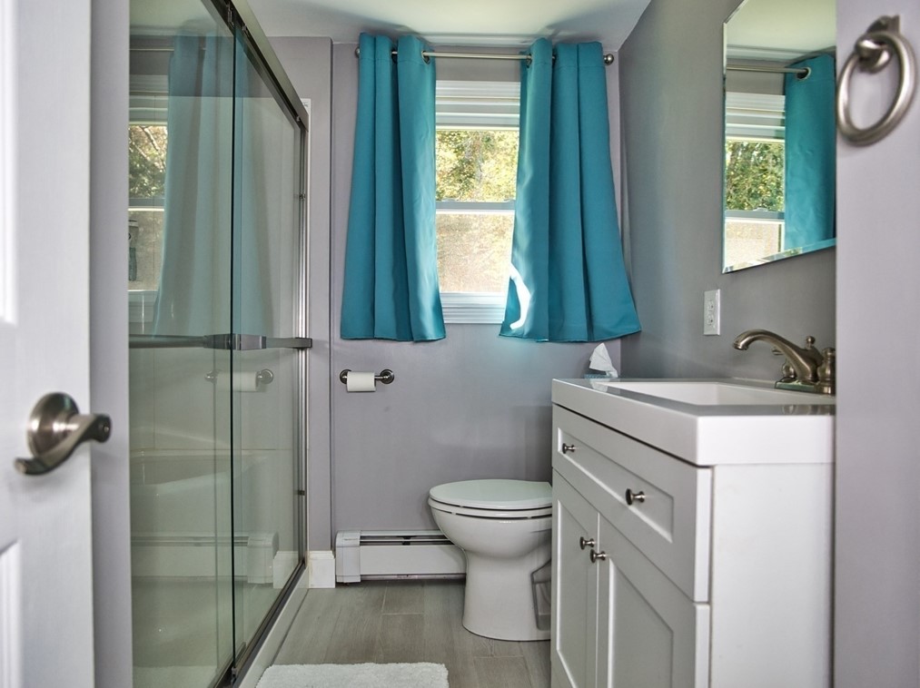 99 Alpha St, Dartmouth MA 02747-4005 exterior