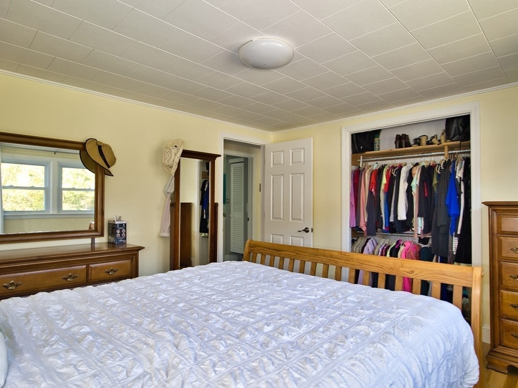 99 Alpha St, Dartmouth MA 02747-4005 exterior