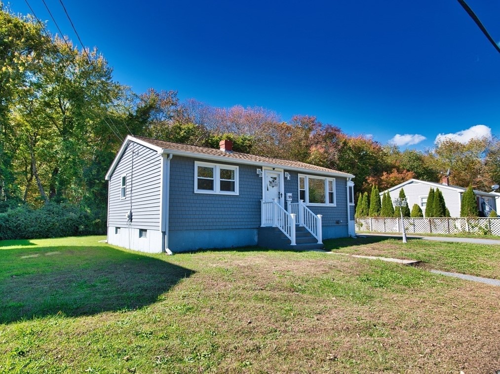 99 Alpha St, Dartmouth MA 02747-4005 exterior