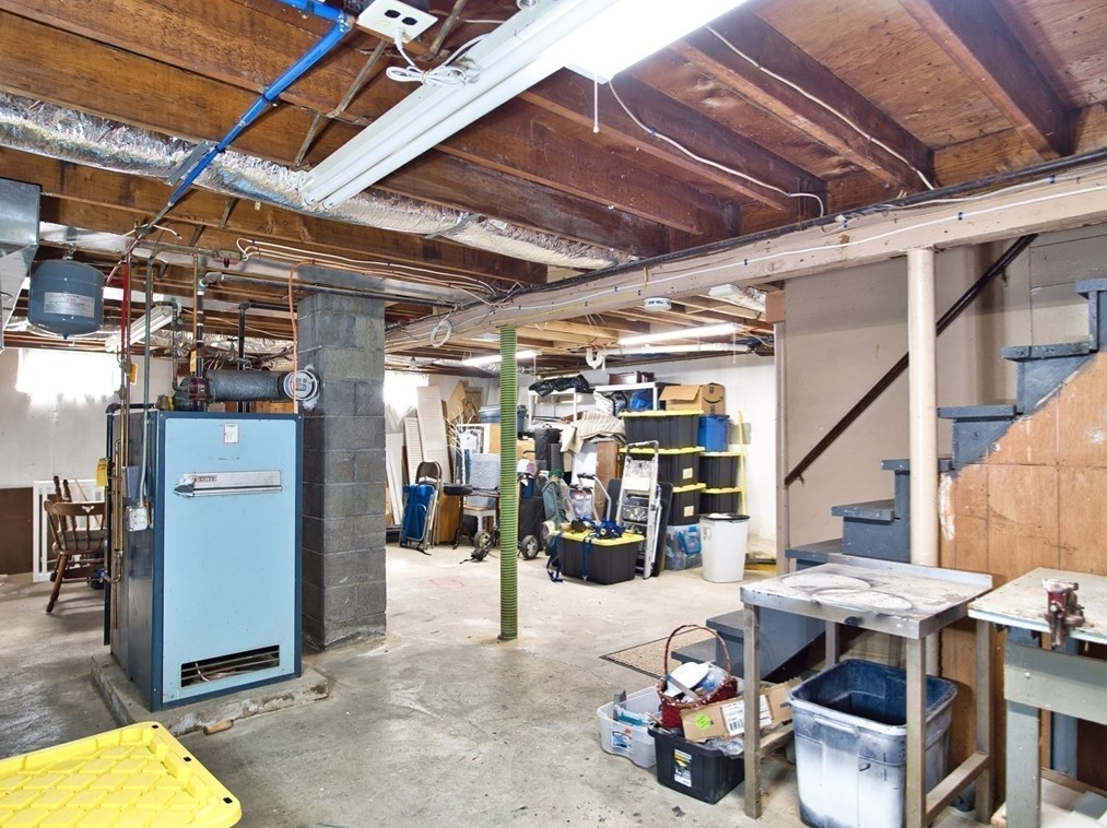 99 Alpha St, Dartmouth MA 02747-4005 exterior