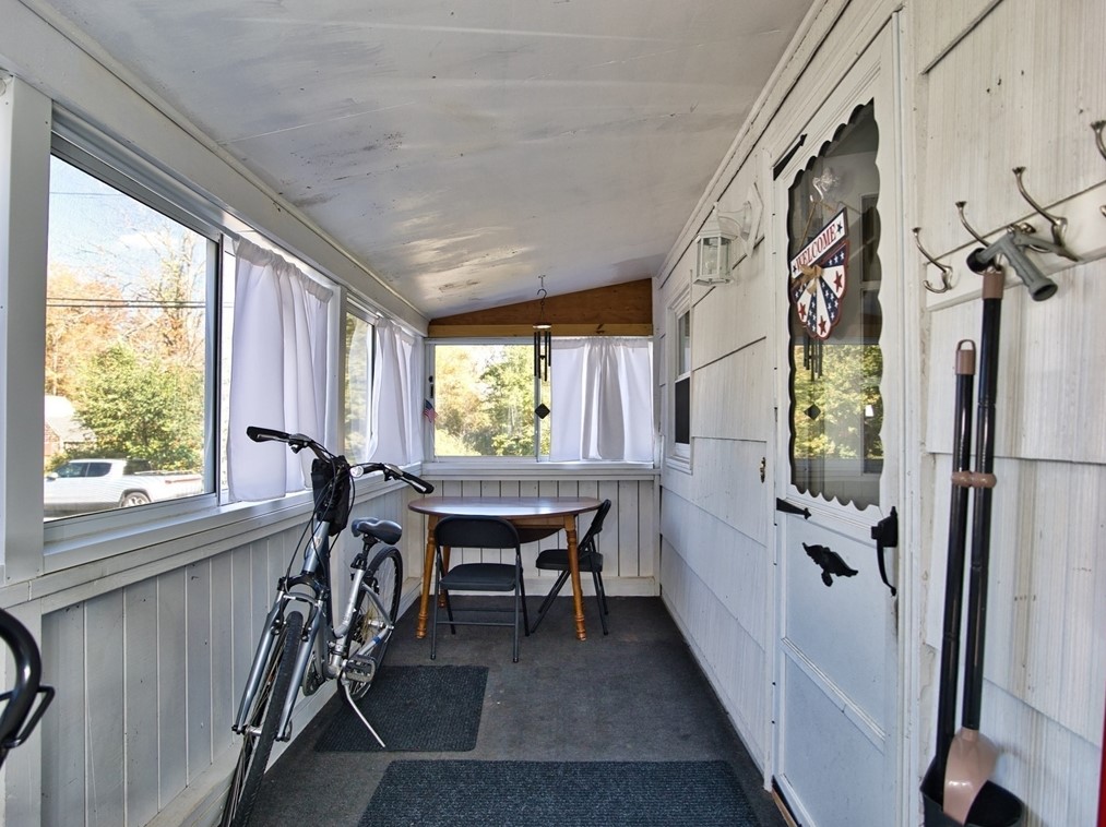 99 Alpha St, Dartmouth MA 02747-4005 exterior